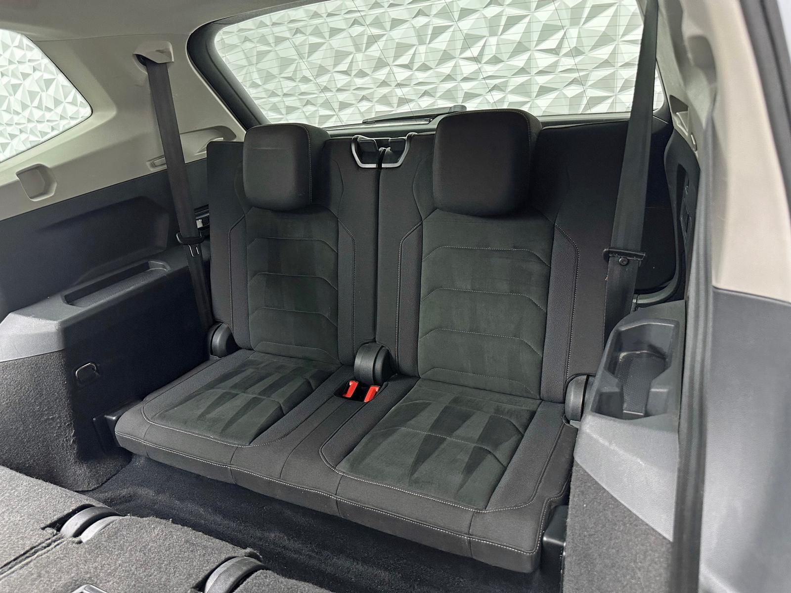 Fahrzeugabbildung Volkswagen TIGUAN 2.0 TDI ALLSPACE/4MOTION/7-SITZE/AHK/360°