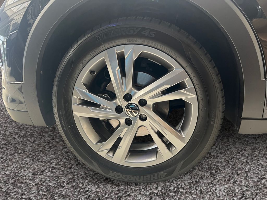 Fahrzeugabbildung Volkswagen T-Cross 1.0 TSI DSG R-Line ACC Navi