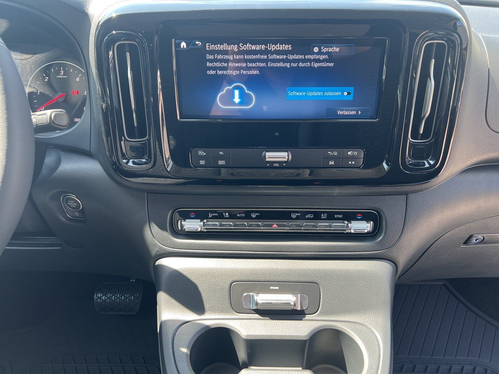 Fahrzeugabbildung Mercedes-Benz Vito 119 Tourer Sport-Paket AHK Thermotronik Nav