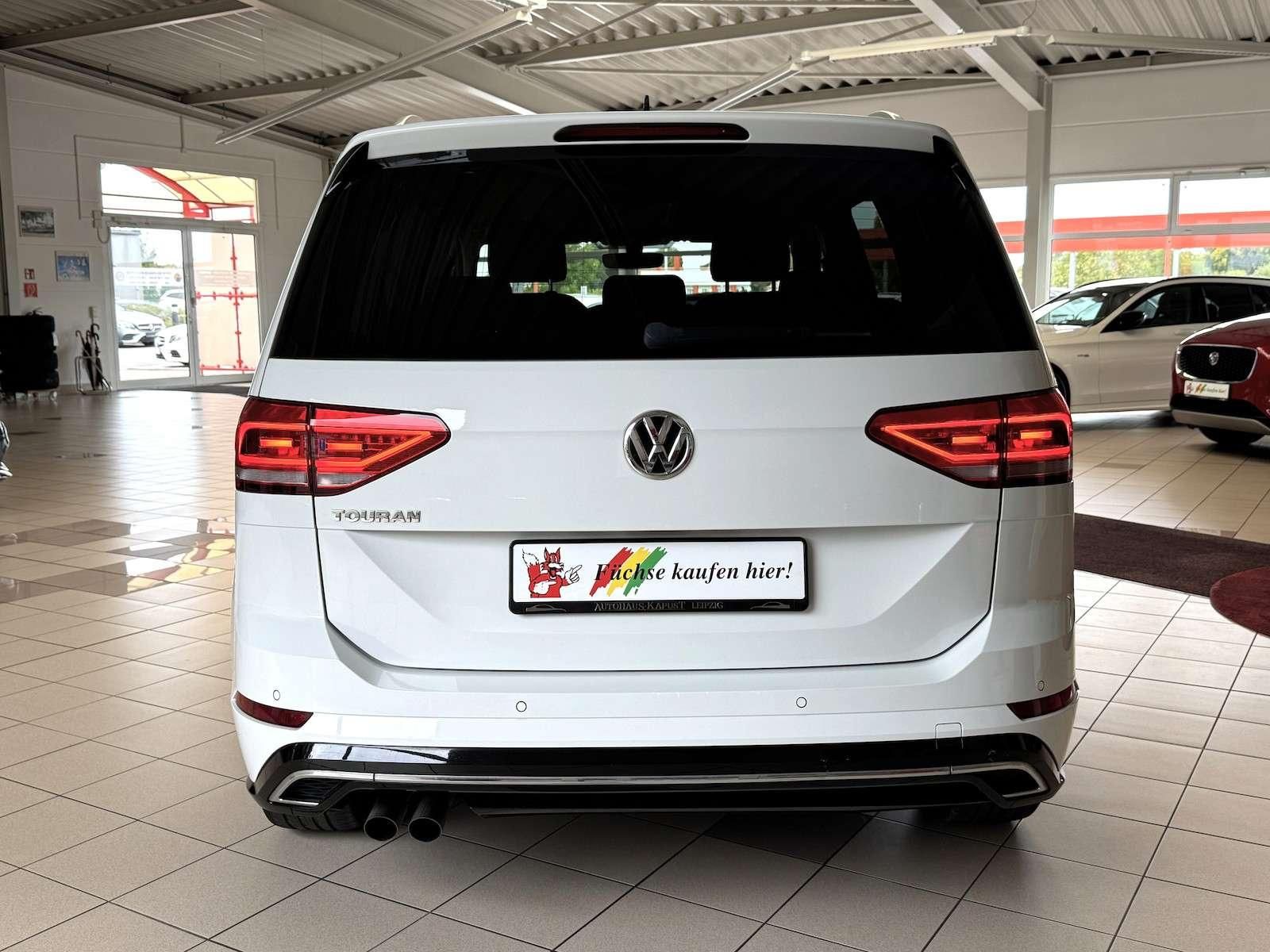 Fahrzeugabbildung Volkswagen Touran 150 DSG R-Line/7Sitz/LED/Navi/ACC/Mass...