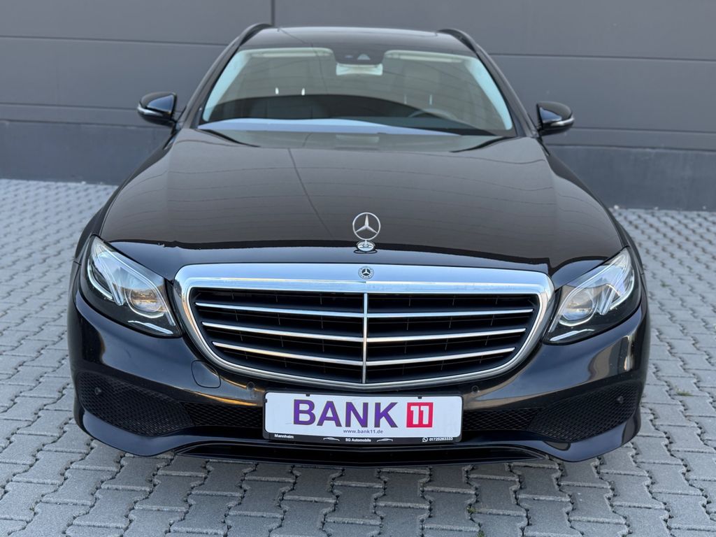 Image of Mercedes-Benz E 220