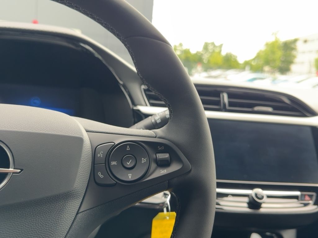 Fahrzeugabbildung Opel Corsa GS Hybrid, Allwetterreifen, Rückfahrkamera