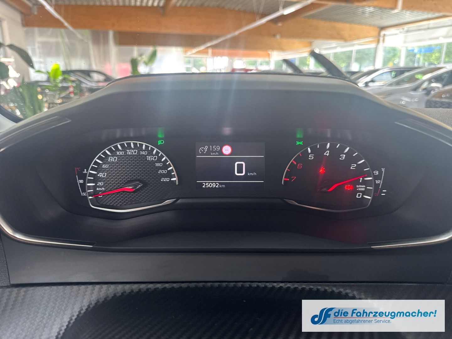 Fahrzeugabbildung Peugeot 208 Allure Navi Digitales Cockpit LED Apple CarP