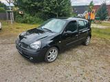Renault Clio 1.2 mit NEUE TÜV - Renault Clio aus 2004: 1.2