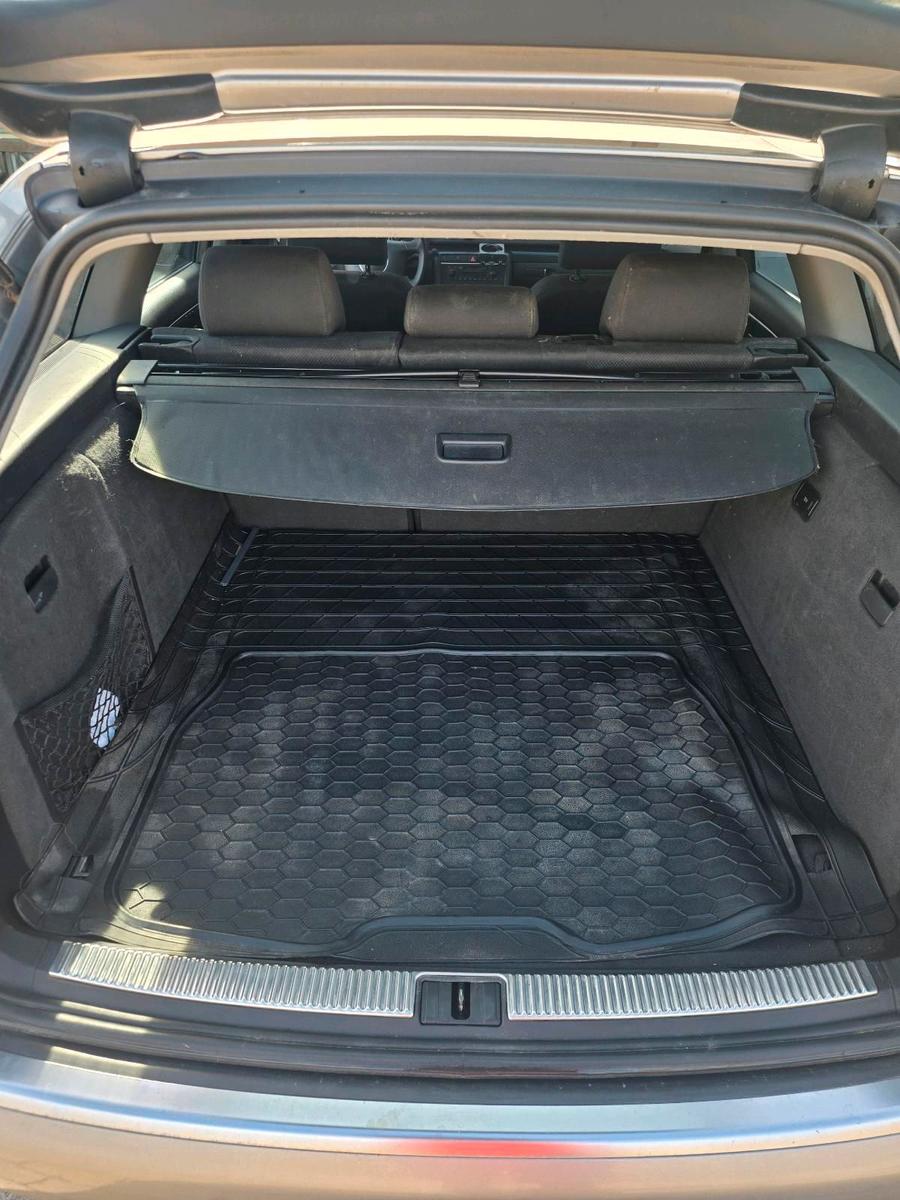Audi A4 2004 — photo 9