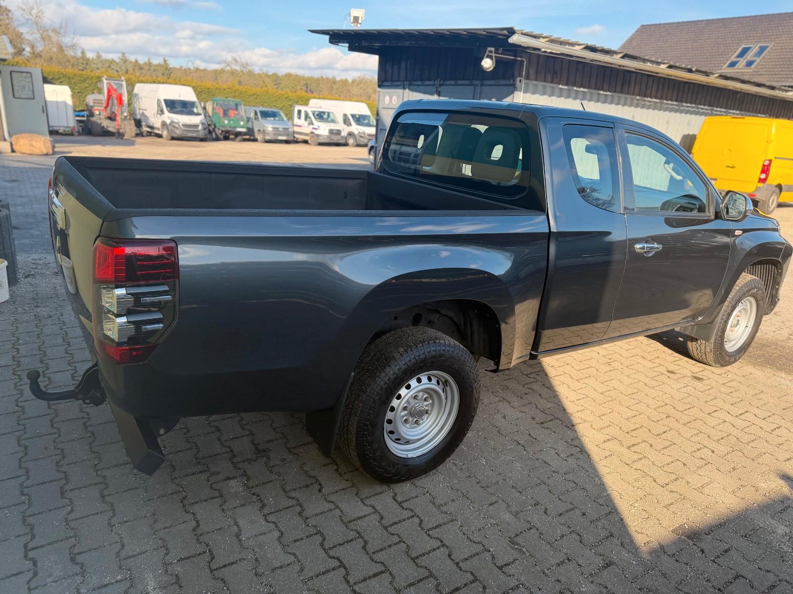Mitsubishi L200 Basis Club Cab 4WD Klima