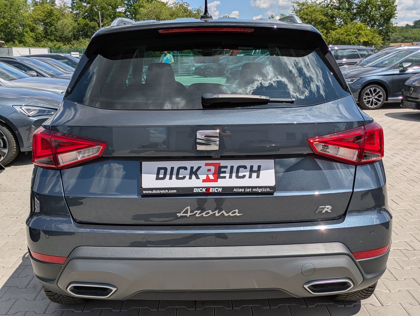 Fahrzeugabbildung SEAT Arona 1.5 TSI FR DSG AHK*ACC*LED*APP*DAB*KAMERA