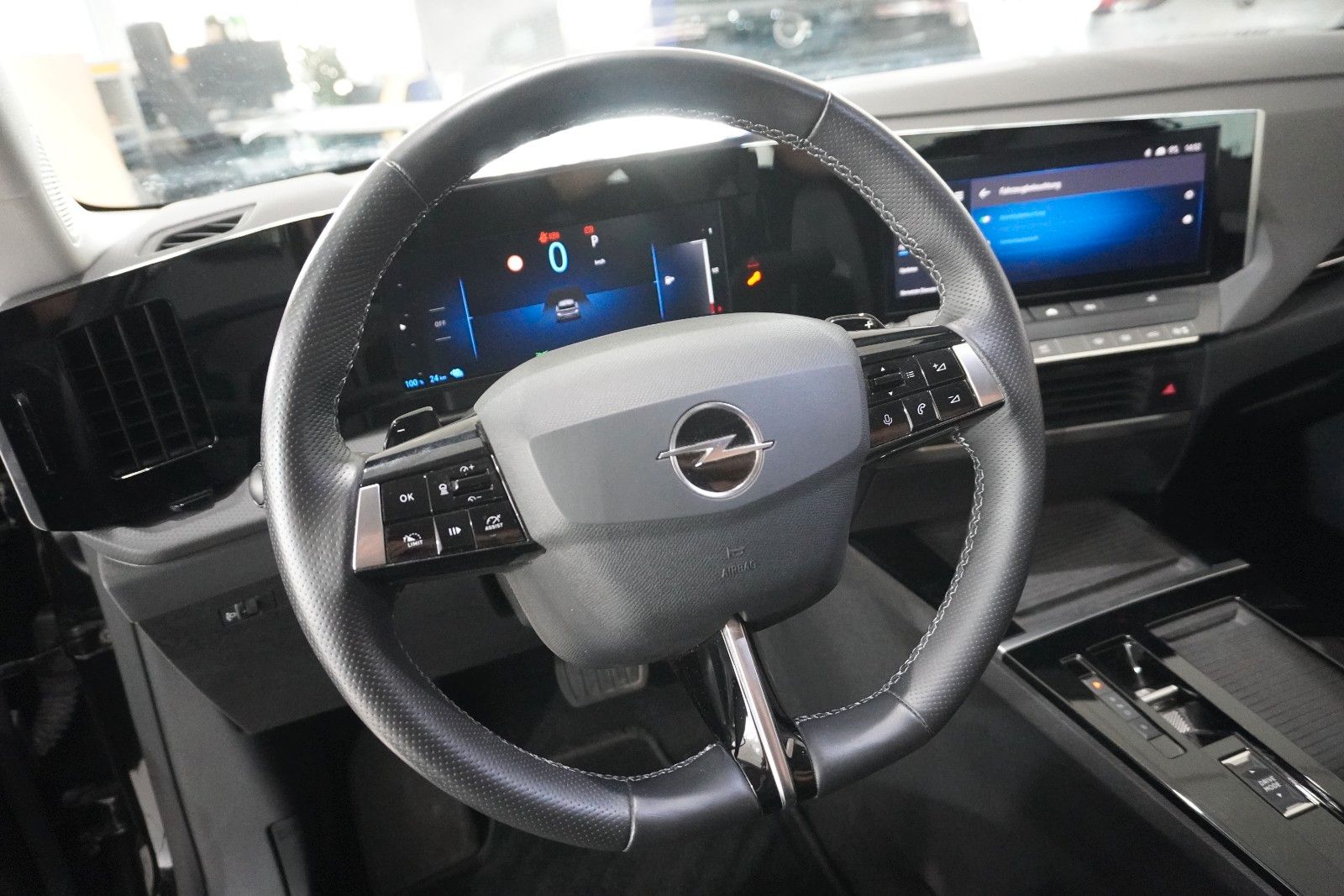 Fahrzeugabbildung Opel Astra L Lim. 1.6 HYBRID EDITION NAVI/KAMERA/AHK