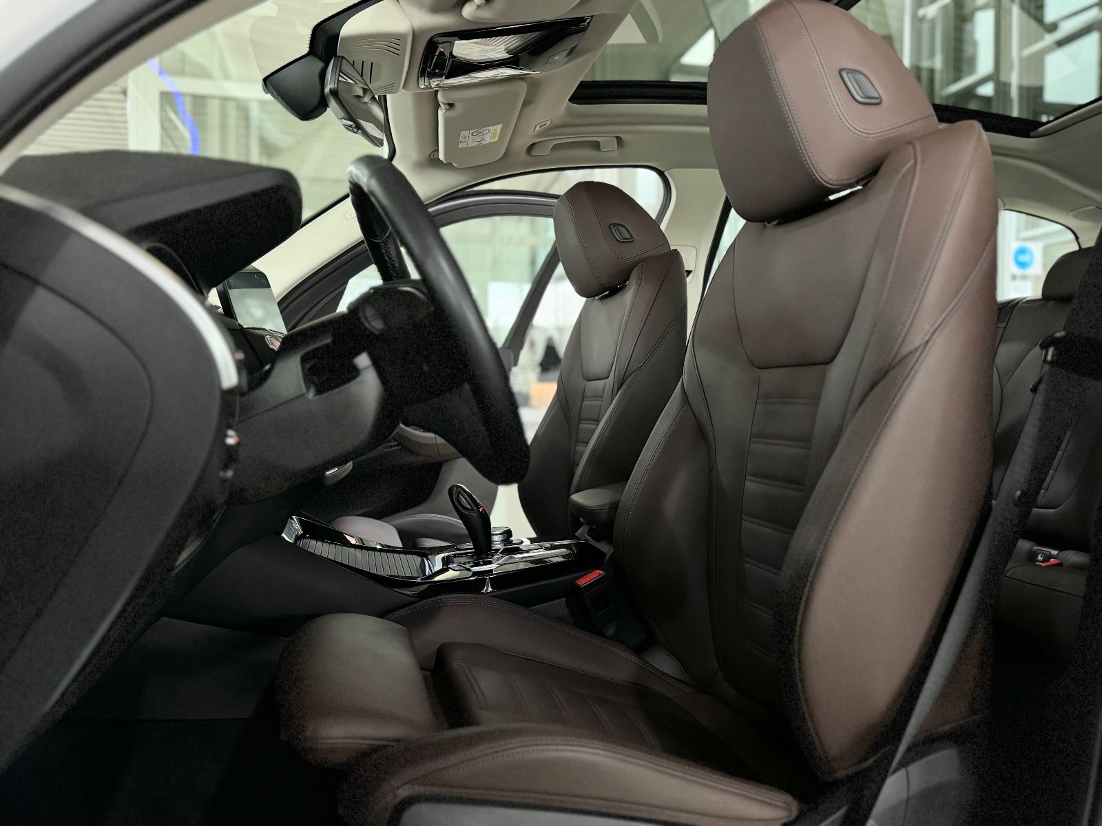 Fahrzeugabbildung BMW X3 xD30d xLine Panorama HiFi HUD DAB Komfort LED