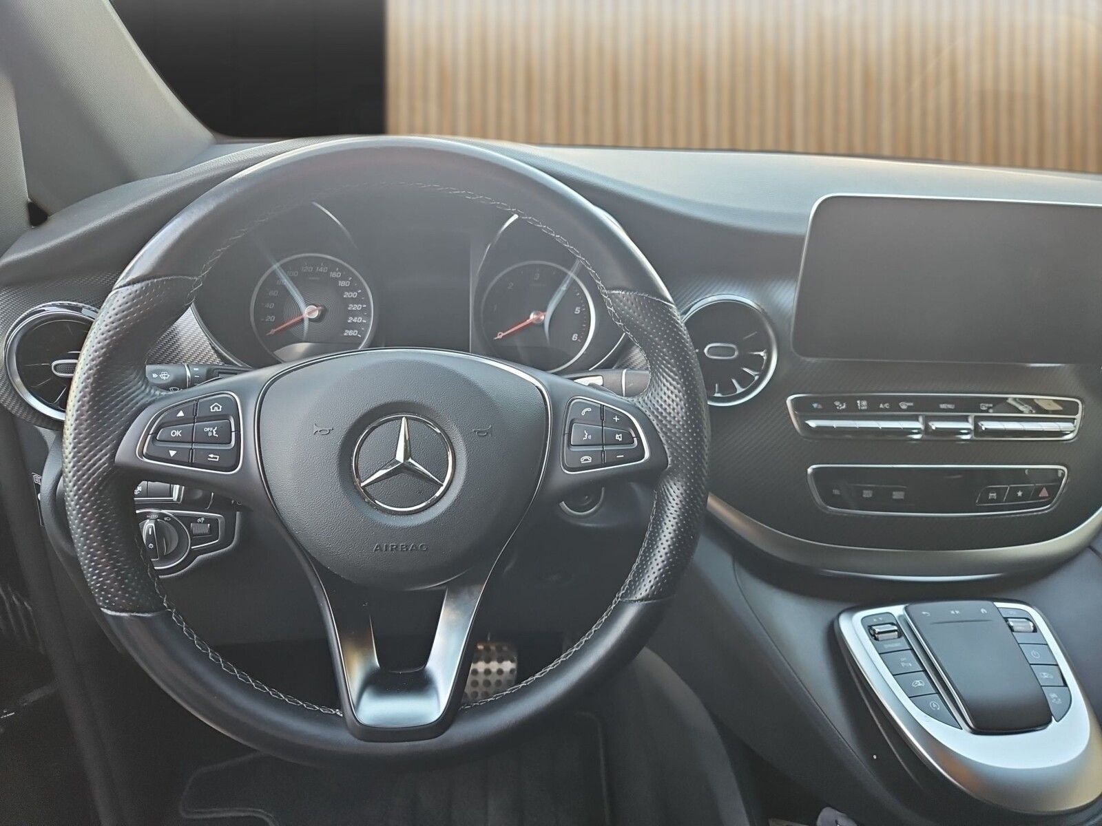 Fahrzeugabbildung Pössl Vanstar V 300 d Navi, Camp-Box, RK