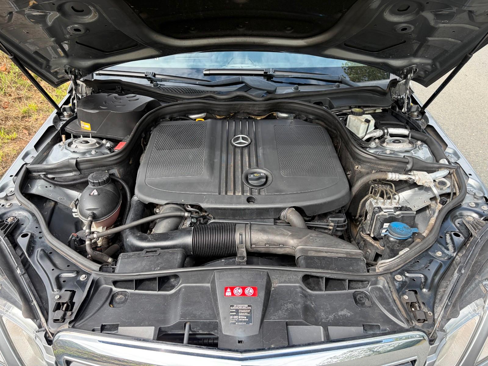 Mercedes-Benz E 220 E T-Modell E 220 CDI BlueEfficiency