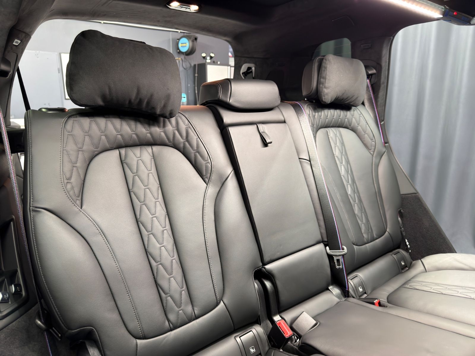 Fahrzeugabbildung BMW X7 xDrive 40d M SPORT PRO|LUFT|PANO|7-SITZER|AHK