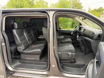Peugeot Traveller - 11