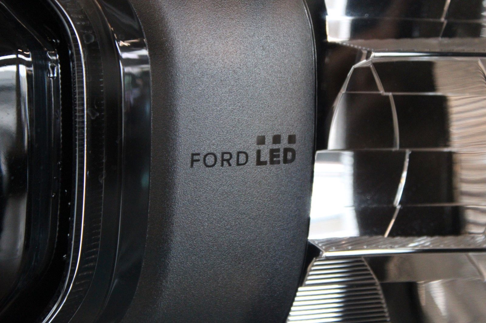 Fahrzeugabbildung Ford Ranger Wildtrak Automatik AHK LED TECHNOLOGIE P.