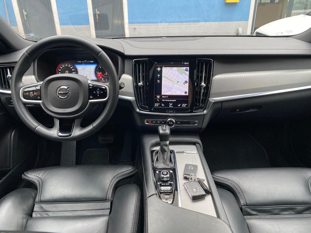 Volvo V90 Cross Country