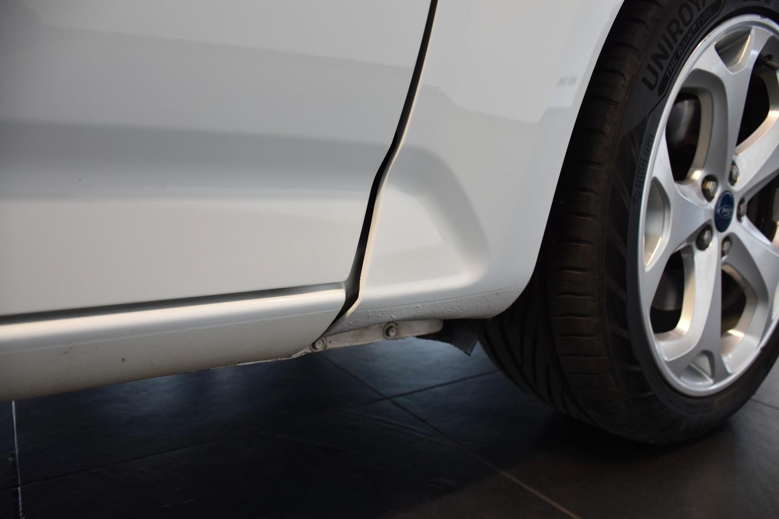Ford Mondeo 2014 — photo 37