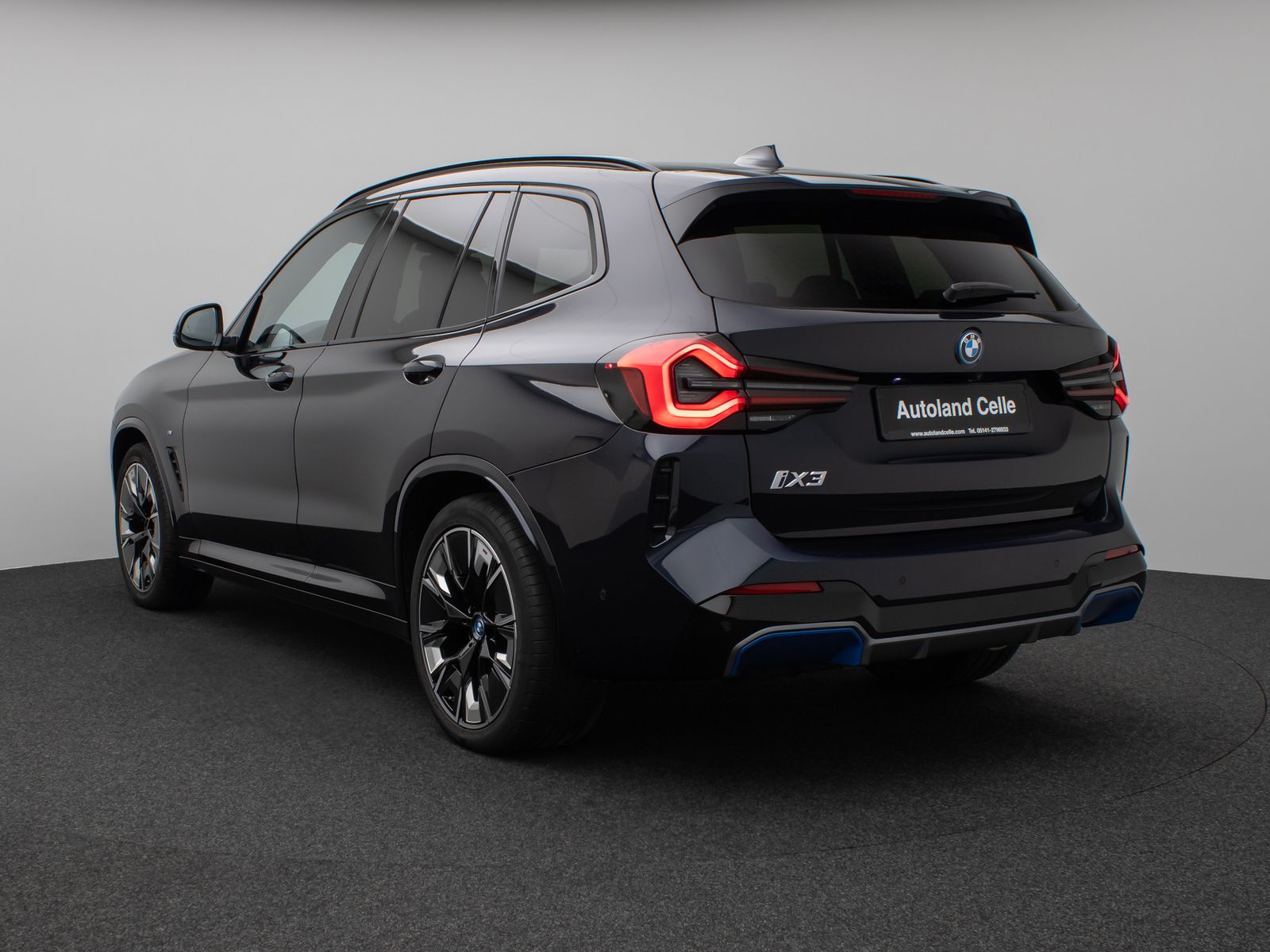 Fahrzeugabbildung BMW iX3 M Sport Impressive Panorama 360°HUD DAB H/K