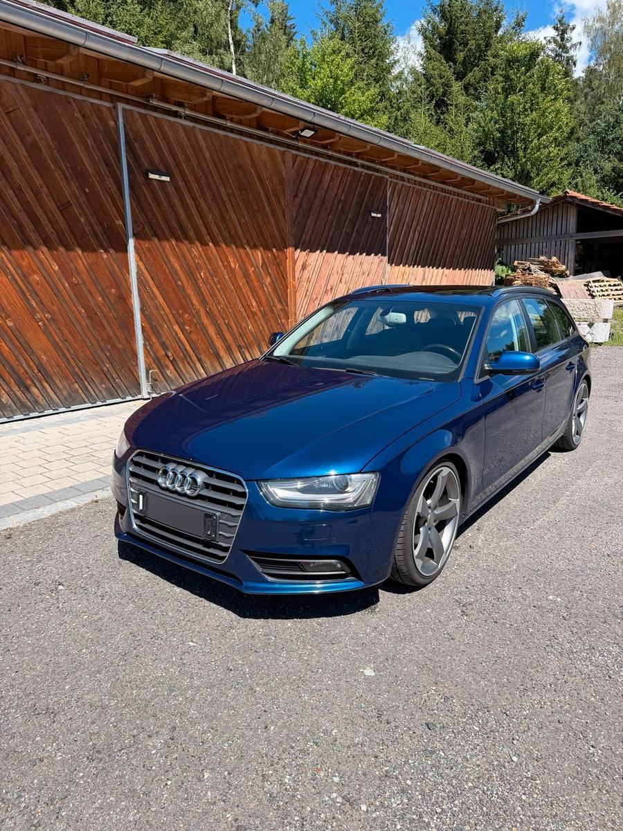 Audi A4, 2012