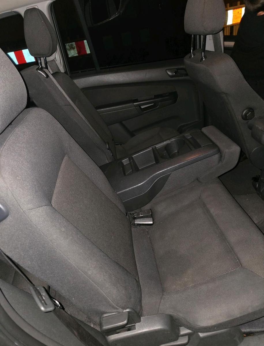 Opel Zafira 2011 — photo 8
