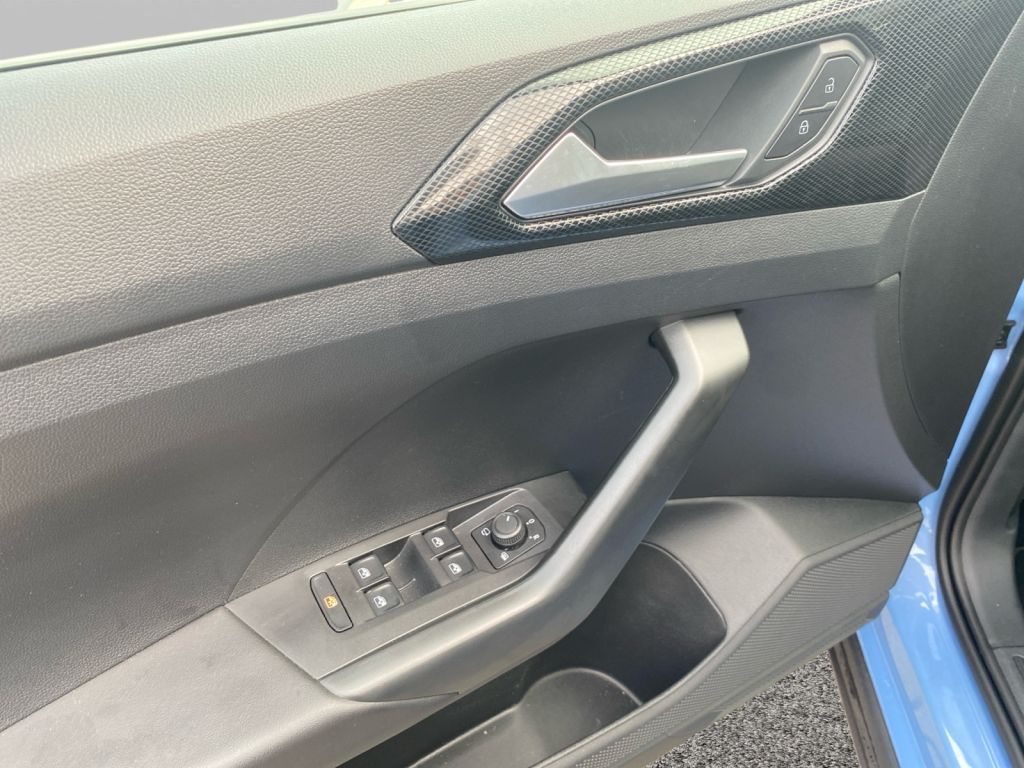 Fahrzeugabbildung Volkswagen T-Cross 1.0 TSI  DSG Life ACC LED