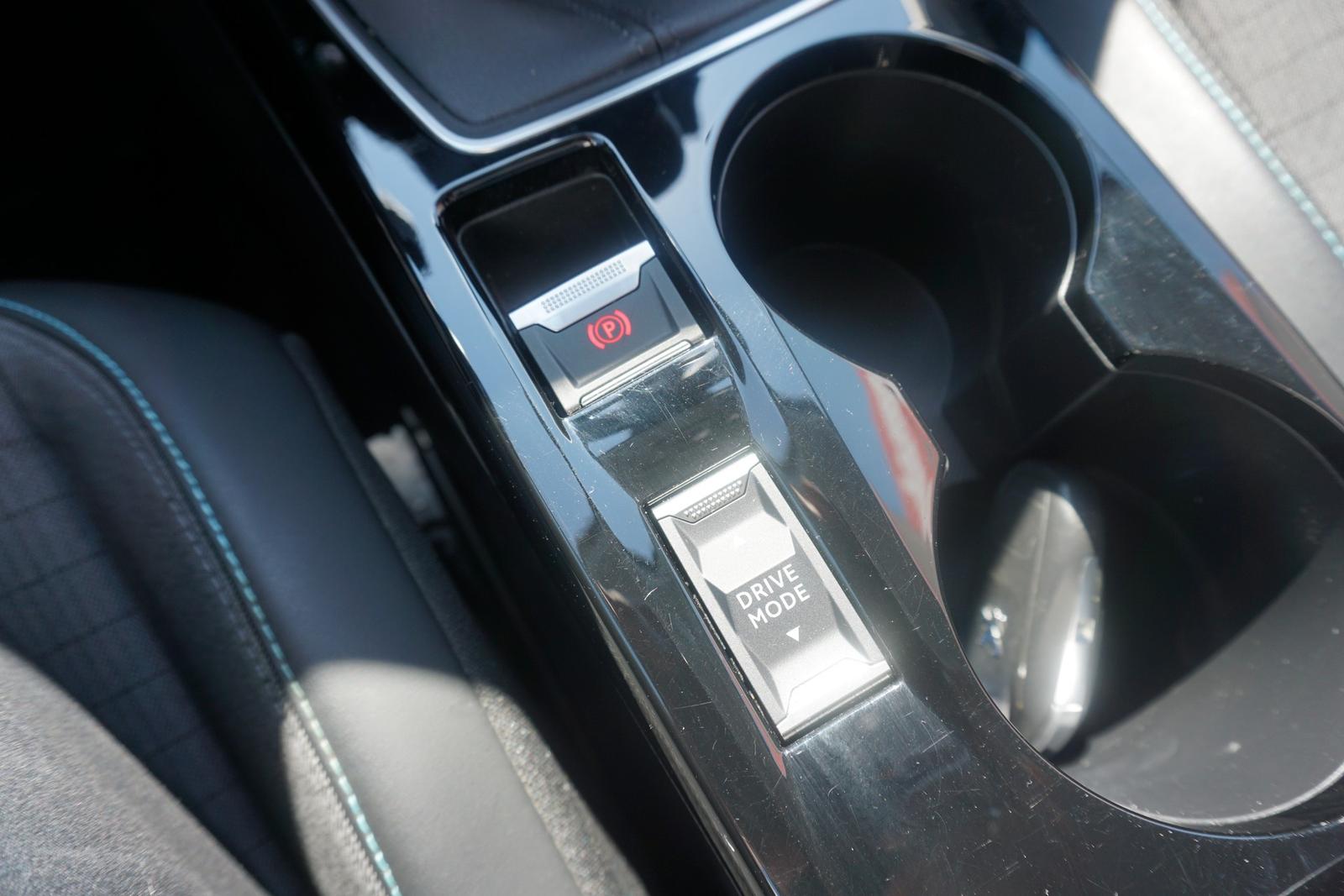 Peugeot 2008 1.2 PureTech Allure Pack LED Navi Kamera, миниатюра 24