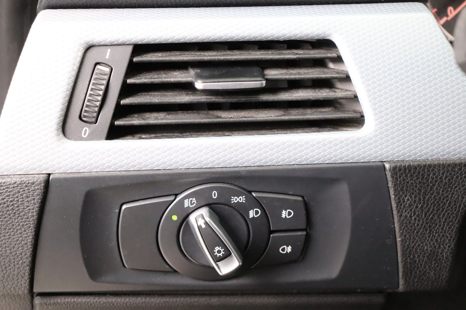 Fahrzeugabbildung BMW 320 d xDrive M-Paket * Xenon * Navi * Alcantara