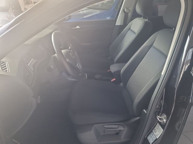 Fahrzeugabbildung Volkswagen T-ROC 1.0 TSI Style United