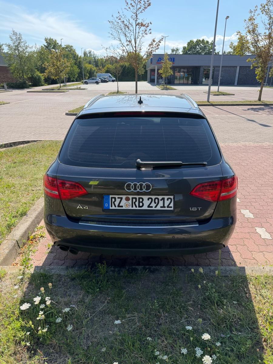 Audi A4 2009 — rear view