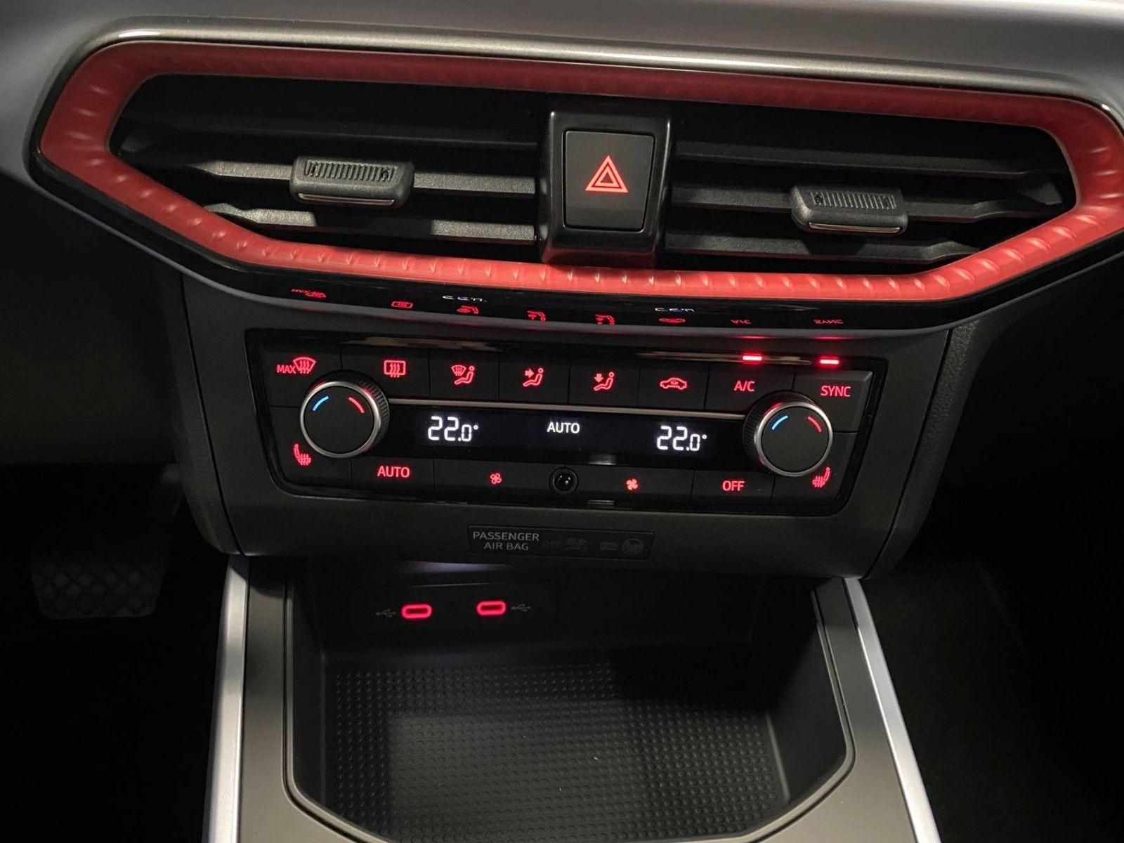 Fahrzeugabbildung SEAT Arona 1.5 TSI FR DSG GARANTIE 5+ACC+AHK+Spurwech