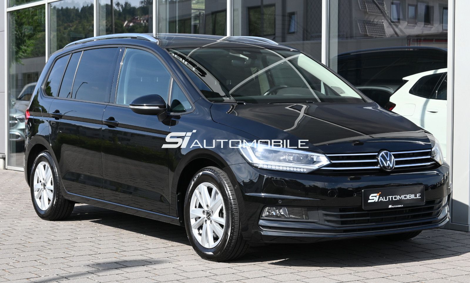 Fahrzeugabbildung Volkswagen Touran 1.5 TSI DSG °ACC°AHK°PANO°STHEIZ°MASSAGE°