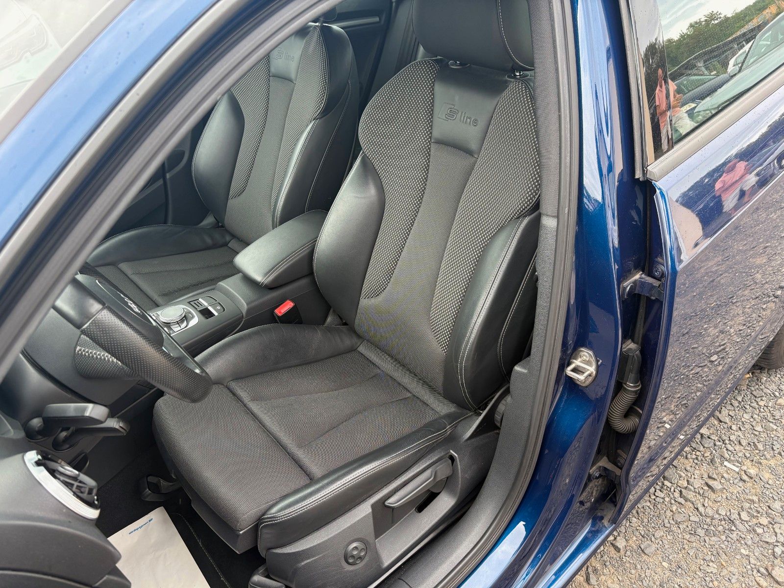 Fahrzeugabbildung Audi A3 1.6 TDI SPBK S LINE Navi Leder LED SPORTFWK