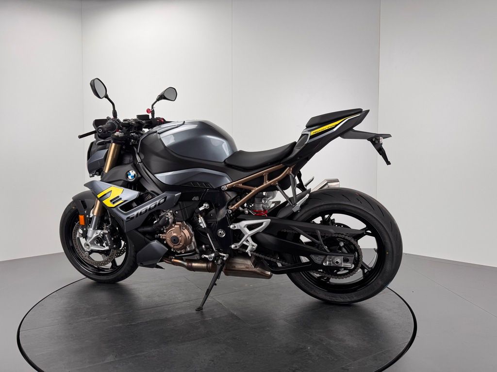 Fahrzeugabbildung BMW S1000 R *NEUWERTIGER *1. HAND