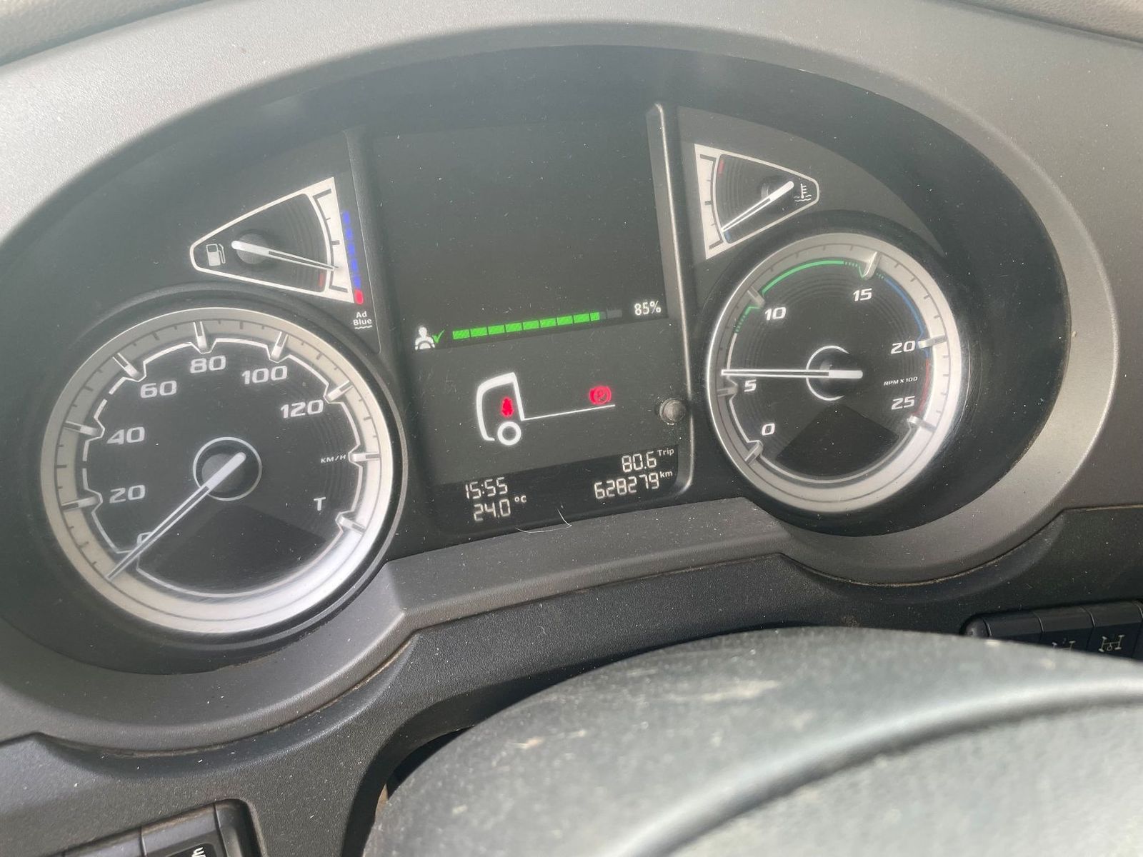 Fahrzeugabbildung DAF FAT XF 530 SSC, Holztransport, Greifer mit Säge