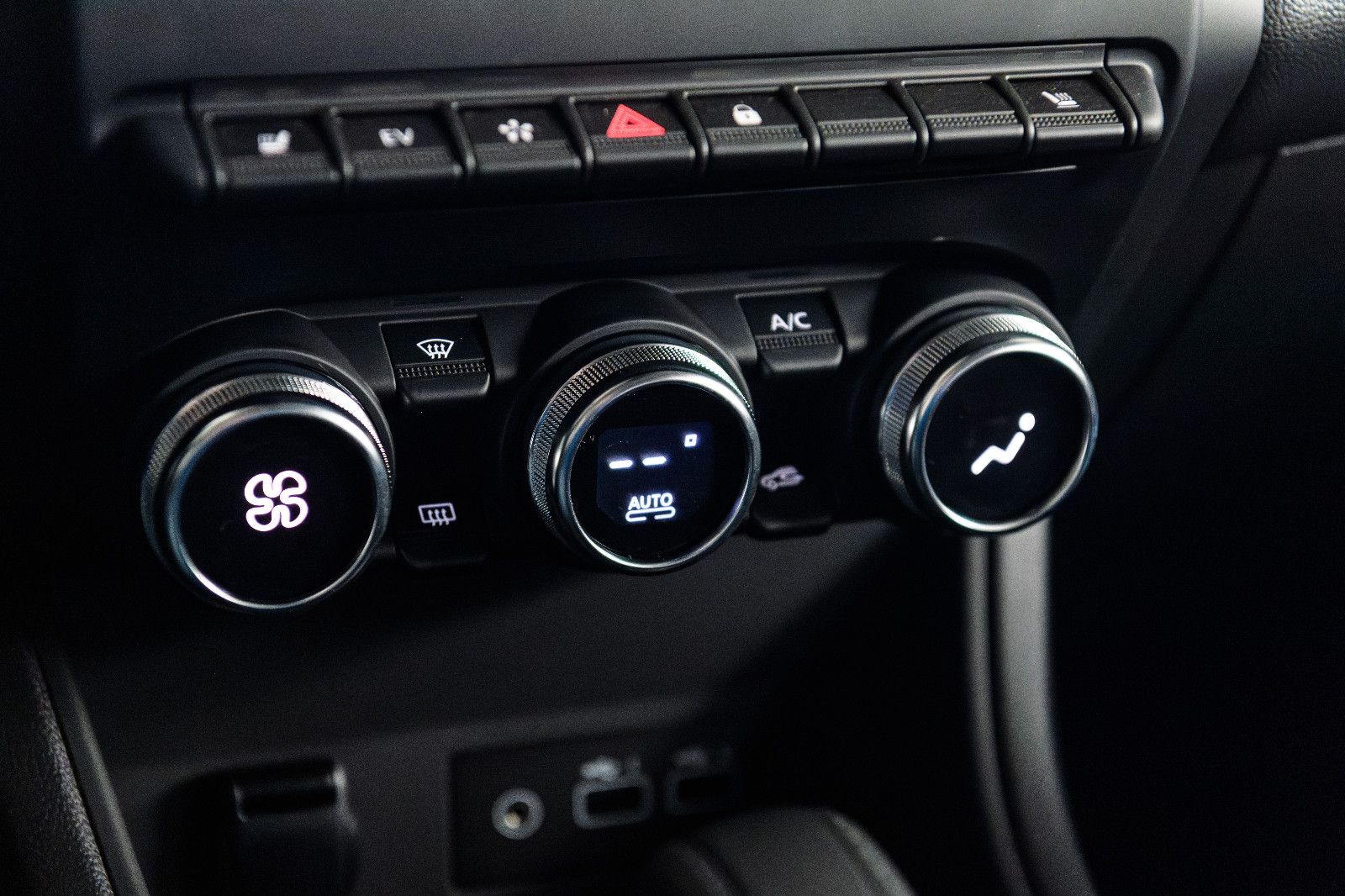 Fahrzeugabbildung Mitsubishi ASX 1.6 Intro Edition PHEV +LED+RFK+NAVI+SHZ+