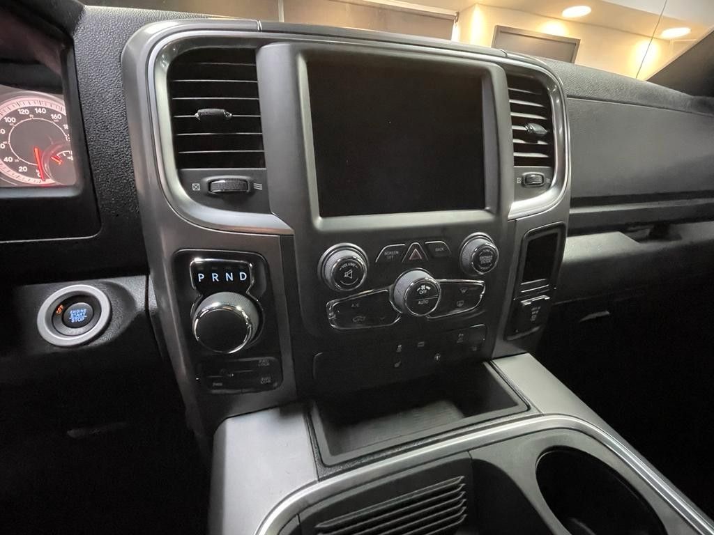 Fahrzeugabbildung Dodge WARLOCK CLASSIC  CREW CAB HEMI 4x4 LPG-MY 2023!!