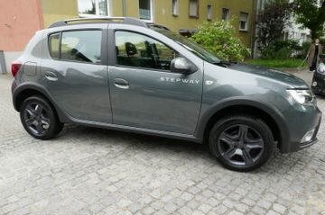 Fahrzeugabbildung Dacia Sandero II Stepway Celebration