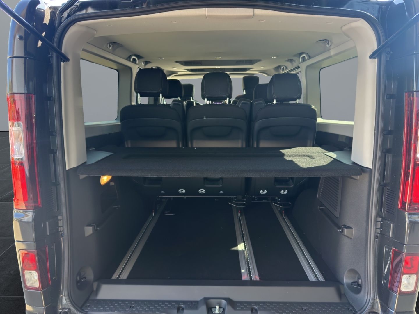 Fahrzeugabbildung Renault Trafic Combi L2H1 SpaceClass 2.0 dCi 170 EDC 8-S