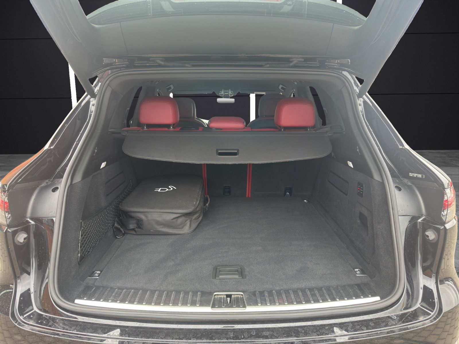 Fahrzeugabbildung Porsche Cayenne E-Hybrid*Matrix*AHK*Carplay*Bose*Head-up