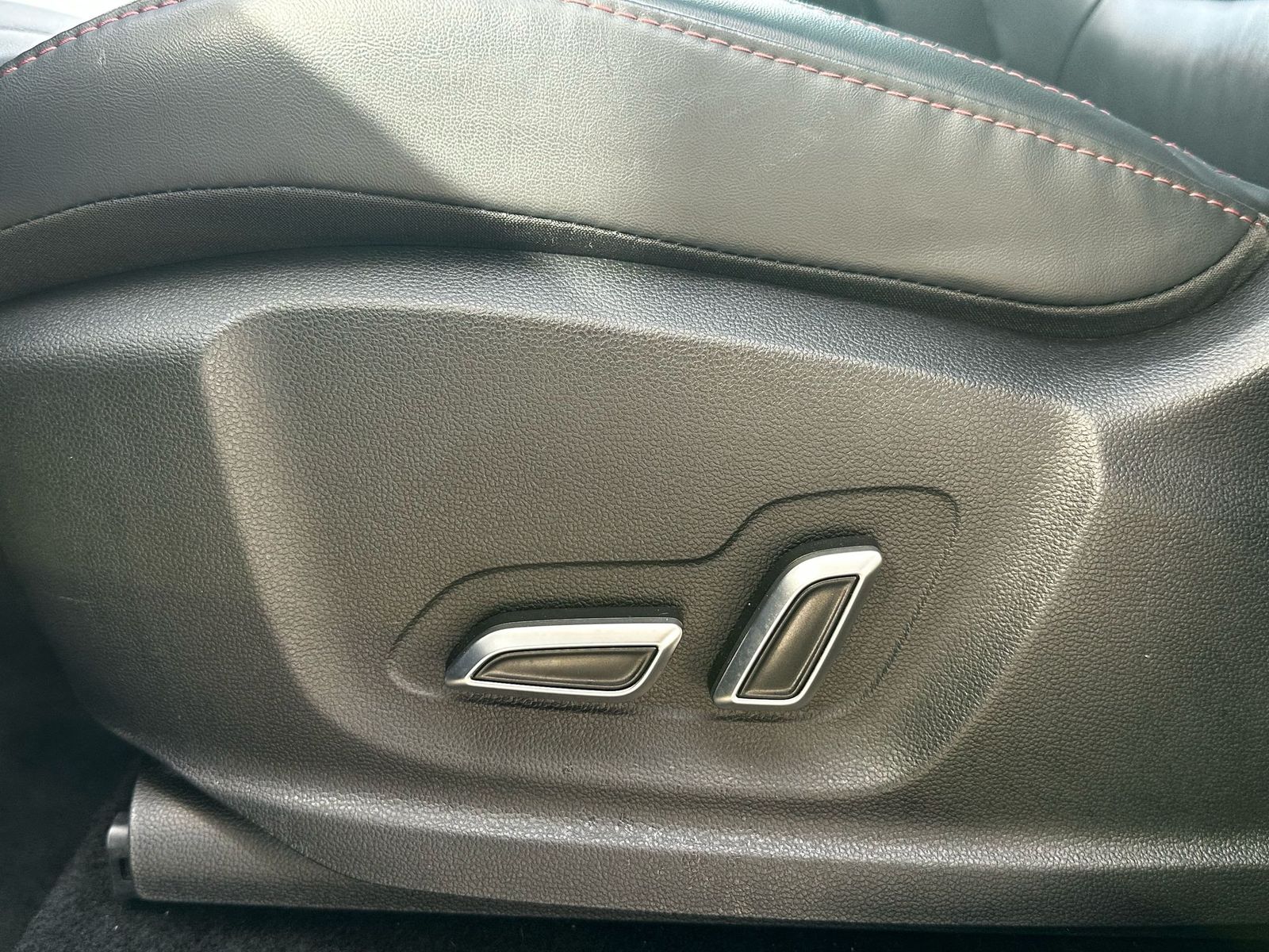 Fahrzeugabbildung MG EHS Luxury PANO+LEDER+NAVI+SHZ+KAMERA+ACC+360°
