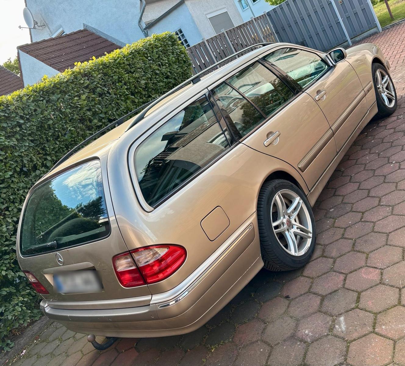 Mercedes-Benz E 430