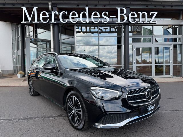 Mercedes-Benz E 200d T Avantgarde+Pano+Distr+AHK+360