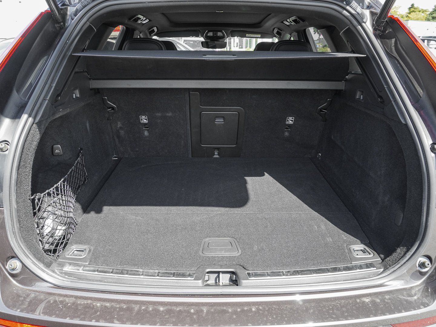 Volvo XC60 T6 AWD R-Design Plug-in Hybrid PANO HUD 360 foto 19
