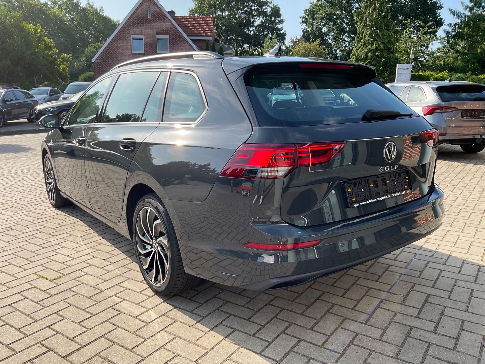 Fahrzeugabbildung Volkswagen Golf 2.0 TDI DSG Life,ACC,CarPlay,LED,Navi