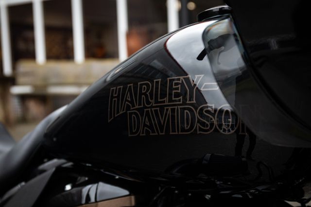 Fahrzeugabbildung Harley-Davidson ROAD GLIDE ST 117 MY23 FLTRXST sofort verfügbar!