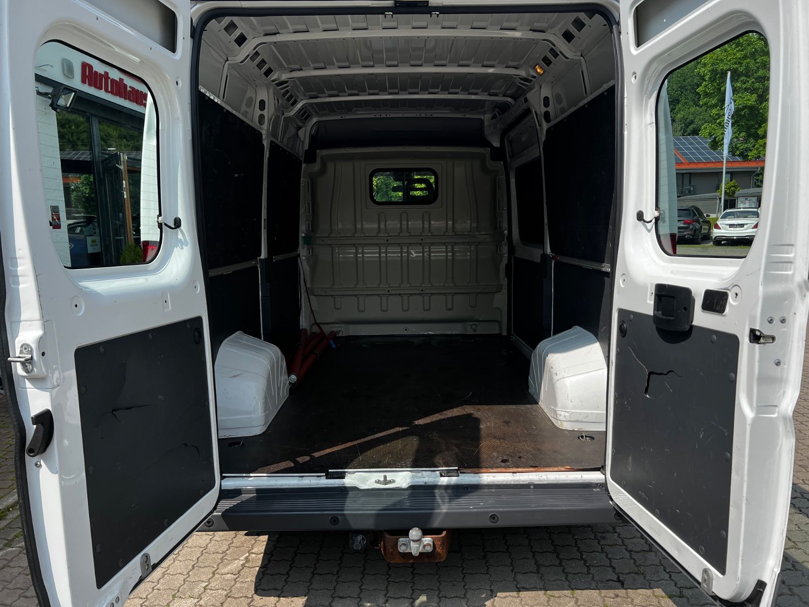 Fahrzeugabbildung Citroën Jumper Grossraumkasten 35 L2H2 Profi HDi 150|AHK