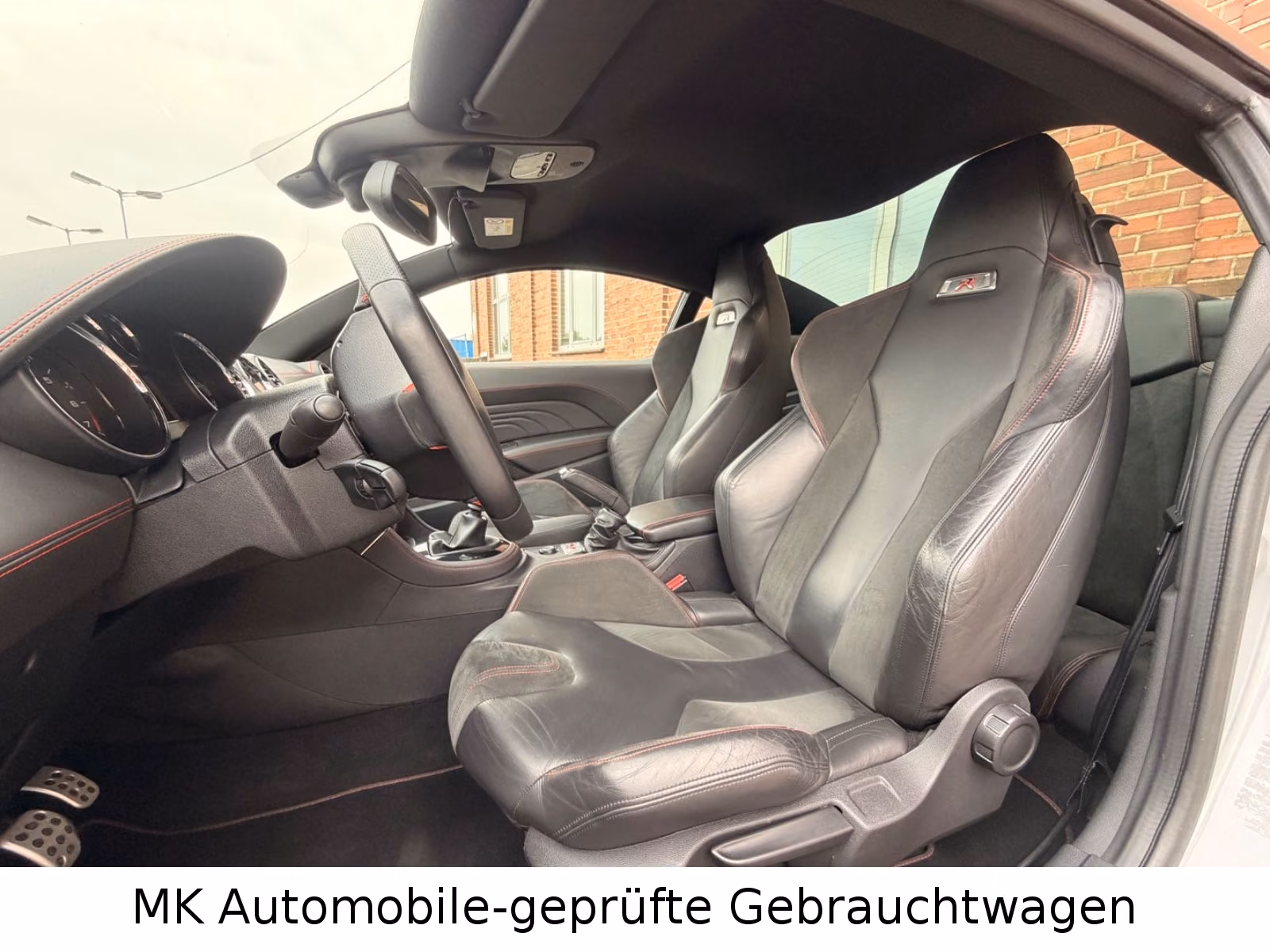 PEUGEOT RCZ R - CARNET- DISQUES NEUFS  - 2EME MAIN