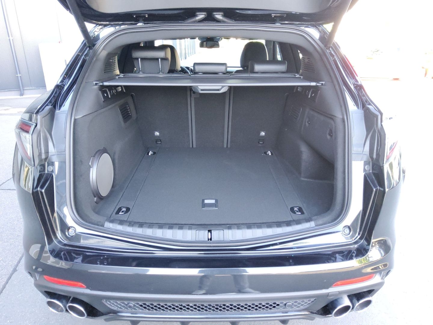 Fahrzeugabbildung Alfa Romeo Stelvio Quadrifoglio 520PS Panodach 1,99% Finanz