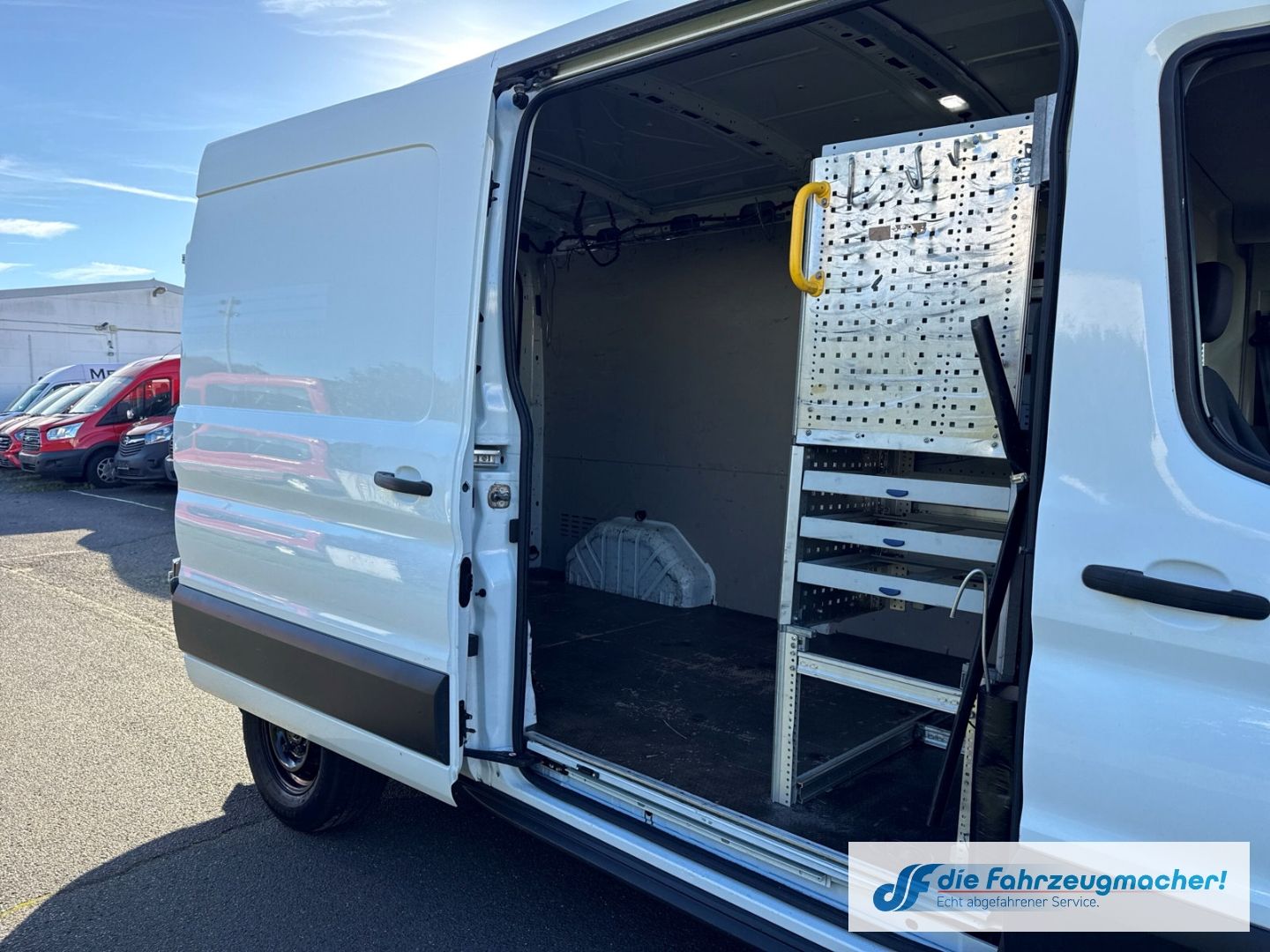 Fahrzeugabbildung Ford Transit Kasten 350 L3 Trend AHK DAB SHZ *EXPORT