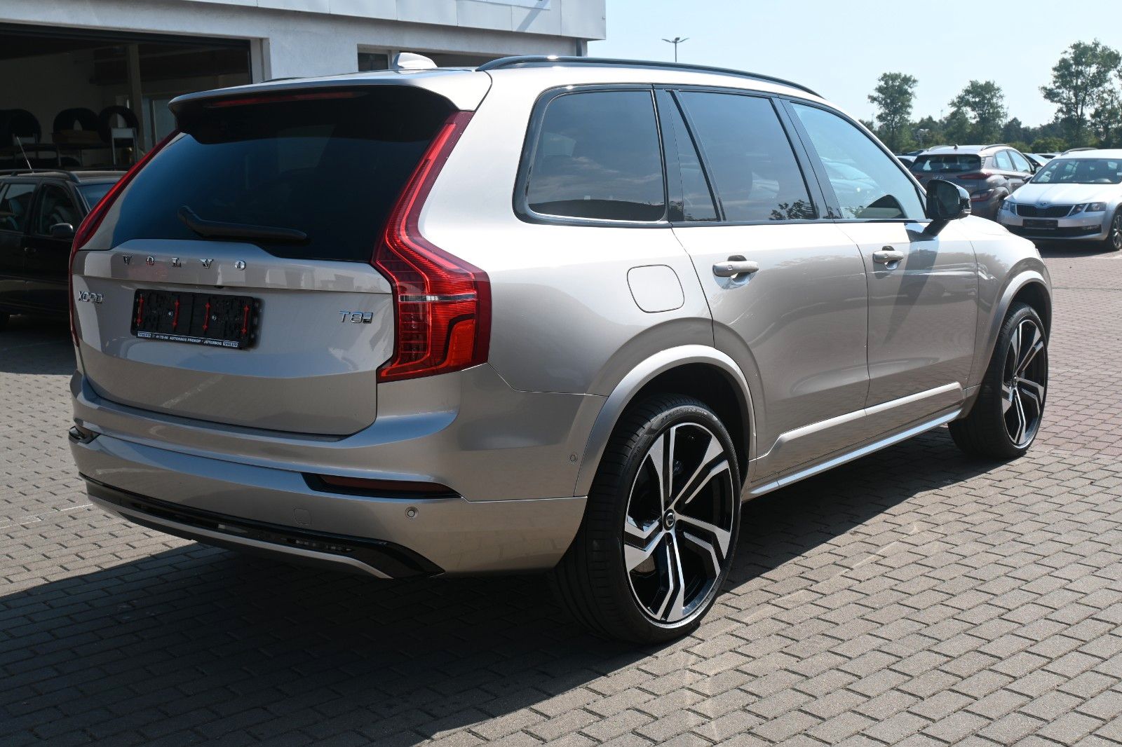 Fahrzeugabbildung Volvo XC90 Ultra Dark Recharge T8 B&W*LUFT*360*MASSAGE