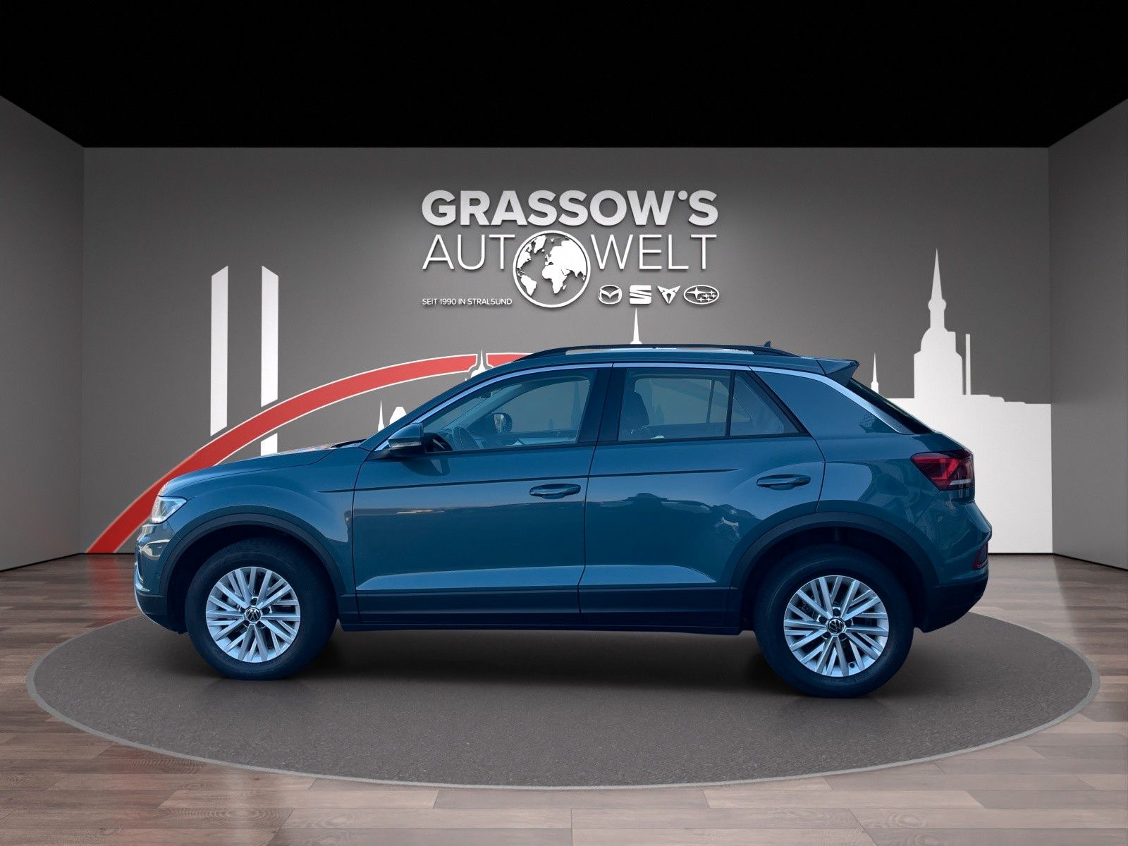 Fahrzeugabbildung Volkswagen T-Roc 1.5 TSI DSG Life LED/ACC/RFK/PDC/SHZ